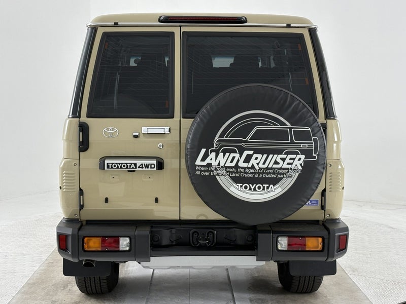 2025 Toyota Land Cruiser 70 LX 2.8DT 6AT 4WD image 3