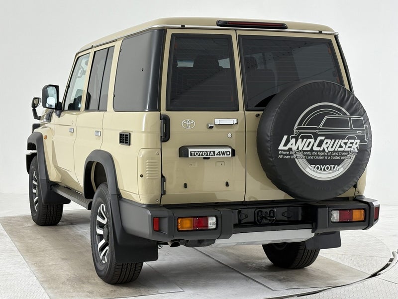 2025 Toyota Land Cruiser 70 LX 2.8DT 6AT 4WD image 4