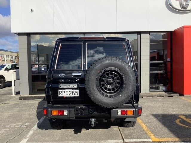2025 Toyota Land Cruiser 70 LX 2.8DT 6AT 4WD Wagon image 4