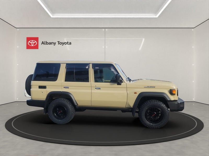 2025 Toyota Land Cruiser 70 LX 2.8DT 6AT 4WD WG... image 2