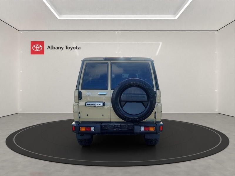 2025 Toyota Land Cruiser 70 LX 2.8DT 6AT 4WD WG... image 4