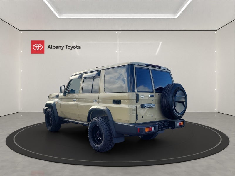 2025 Toyota Land Cruiser 70 LX 2.8DT 6AT 4WD WG... image 5