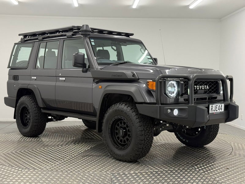 2025 Toyota Land Cruiser 70 LX 2.8TD 4WD image 1