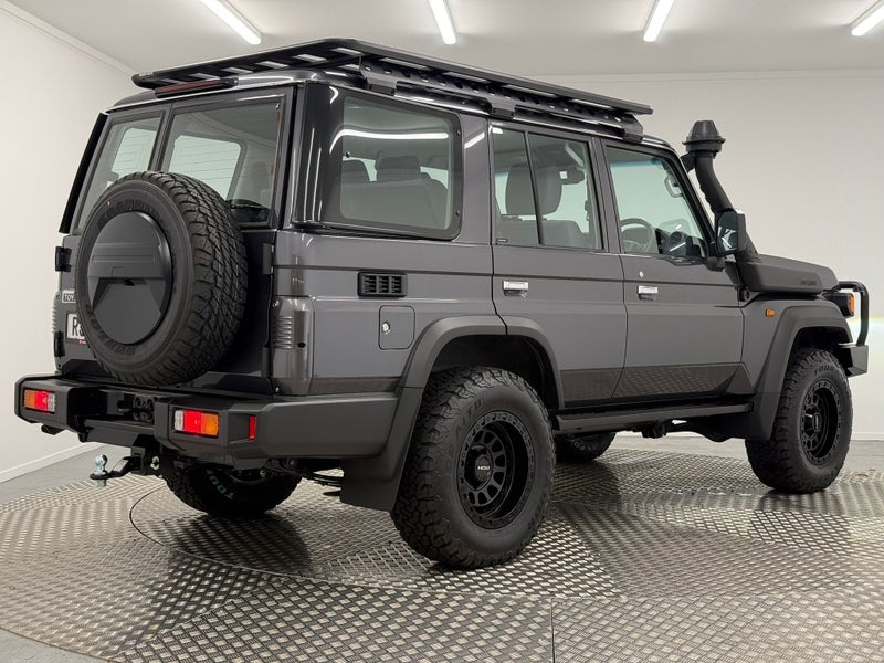 2025 Toyota Land Cruiser 70 LX 2.8TD 4WD image 2