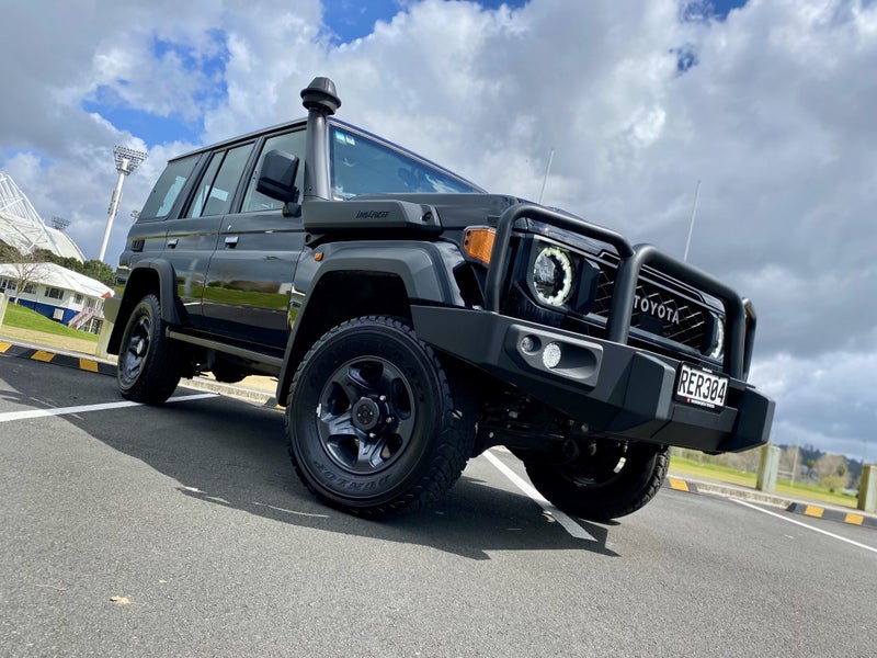 2025 Toyota Land Cruiser 70 LX Wagon 2.8L Diese... image 4