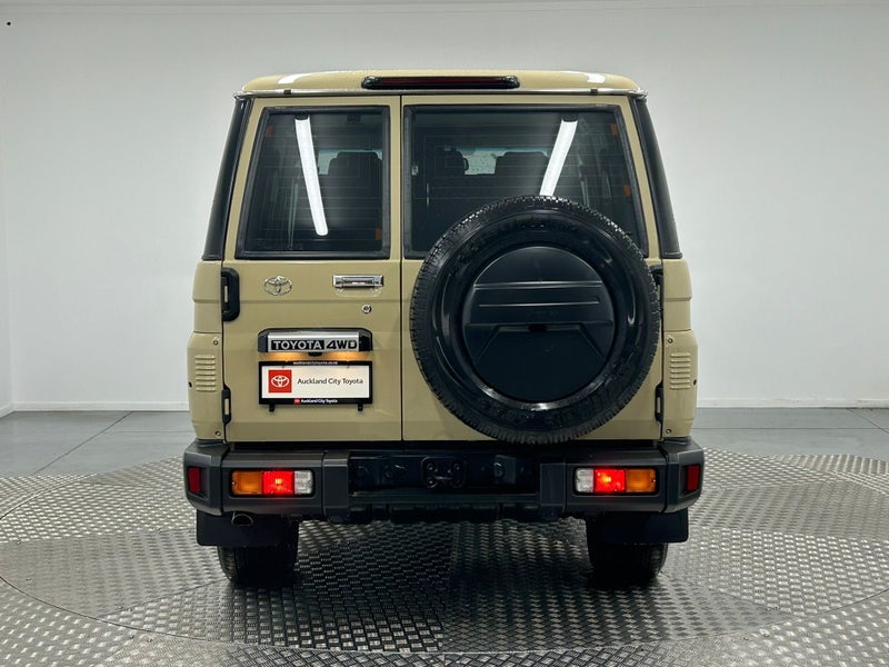 2025 Toyota Land Cruiser 70 Series Wagon LX 4WD image 4