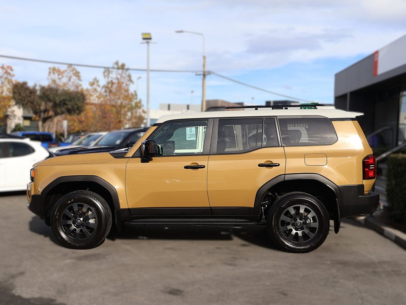 2025 Toyota Land Cruiser ADVENTURE 4WD/AWD, Lea... image 4