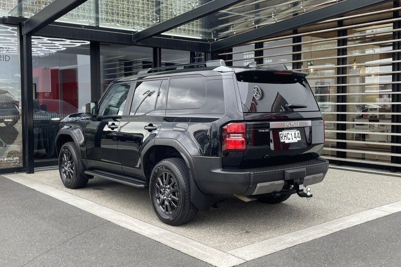 2025 Toyota Land Cruiser GXL 2.8 Turbo Diesel H... image 2