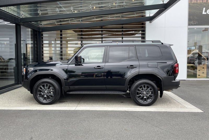 2025 Toyota Land Cruiser GXL 2.8 Turbo Diesel H... image 3