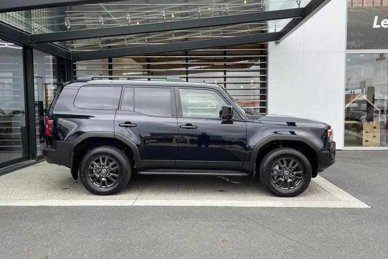 2025 Toyota Land Cruiser GXL 2.8 Turbo Diesel H... image 5