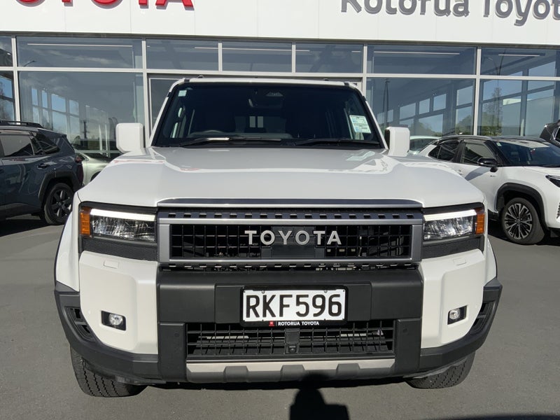 2025 Toyota Land Cruiser GXL 7 seater 4X4 Certi... image 3
