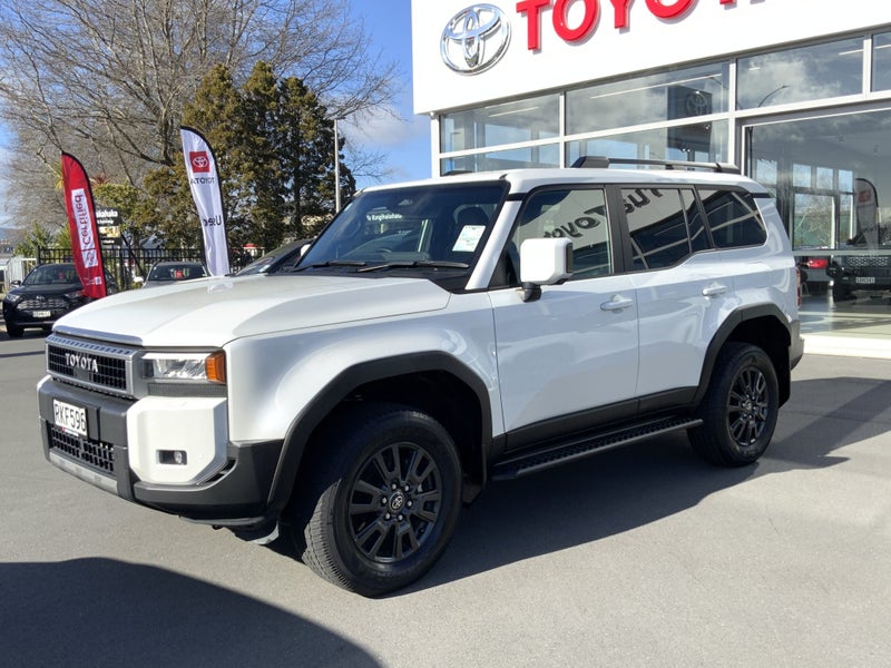 2025 Toyota Land Cruiser GXL 7 seater 4X4 Certi... image 5