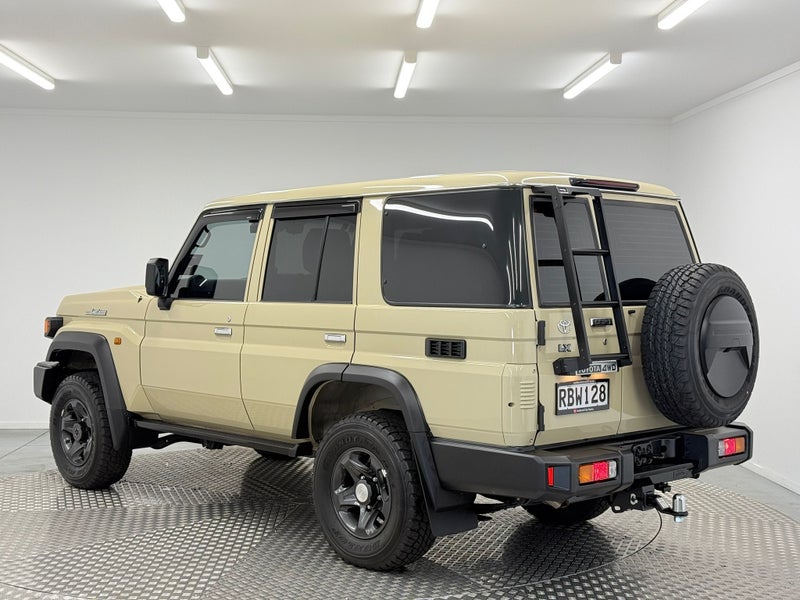2025 Toyota Land Cruiser Landcruiser LX 2.8DT 4WD image 5