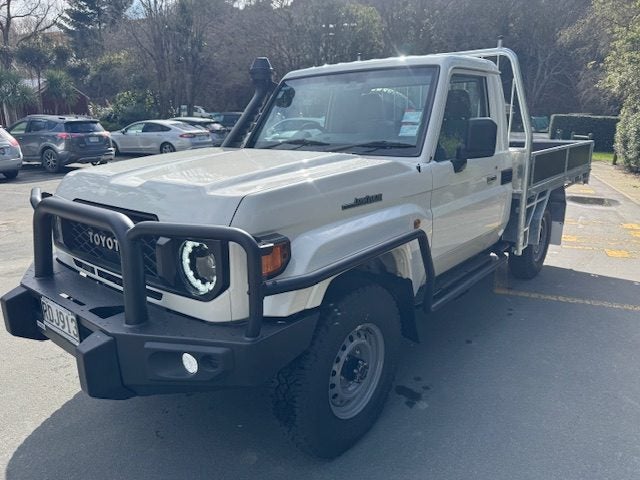 2025 Toyota Land Cruiser LT image 2