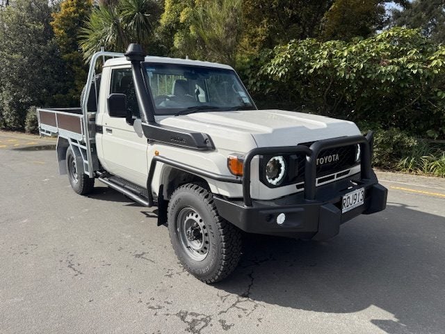 2025 Toyota Land Cruiser LT image 3