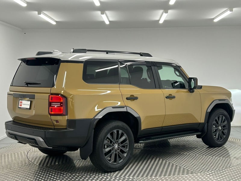 2025 Toyota Land Cruiser Prado 250 2.8D AWD image 3