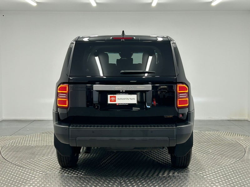 2025 Toyota Land Cruiser Prado 250 2.8D GX AWD image 4