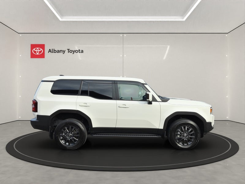 2025 Toyota Land Cruiser Prado 250 2.8D GX Plus... image 3
