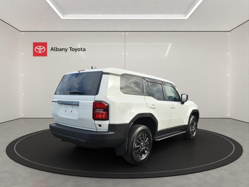 2025 Toyota Land Cruiser Prado 250 2.8D GX Plus... image 5