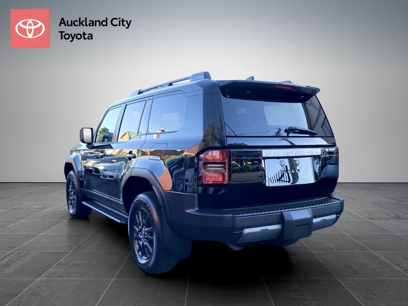 2025 Toyota Land Cruiser Prado 250 2.8D VX 5 Dr... image 5