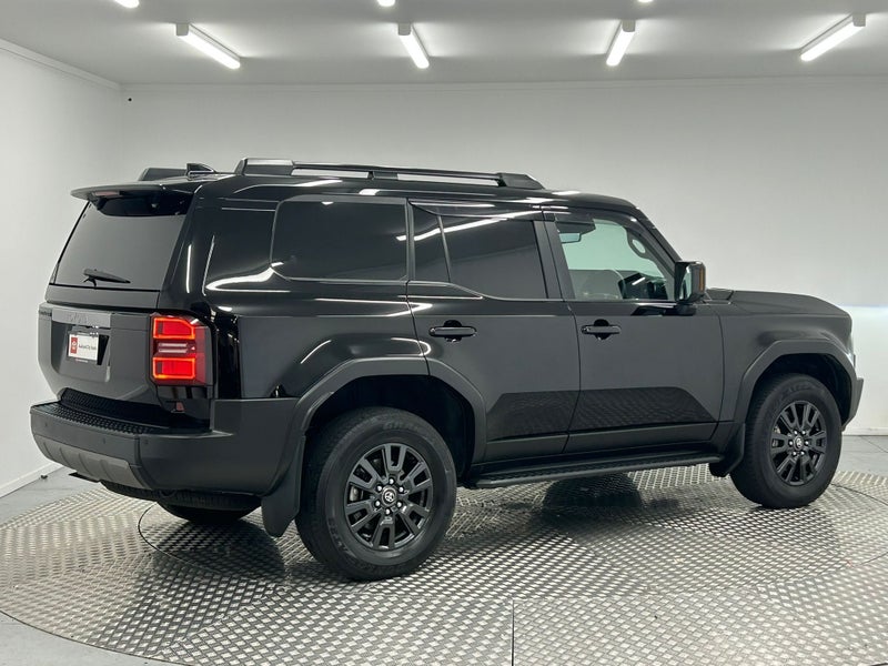 2025 Toyota Land Cruiser Prado 250 2.8D VX image 3