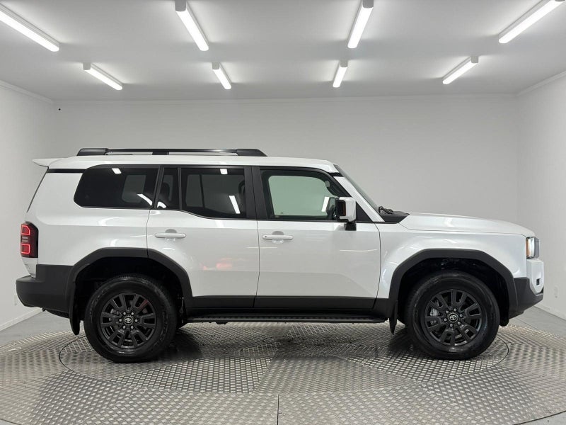 2025 Toyota Land Cruiser Prado 250 2.8D VX AWD image 2