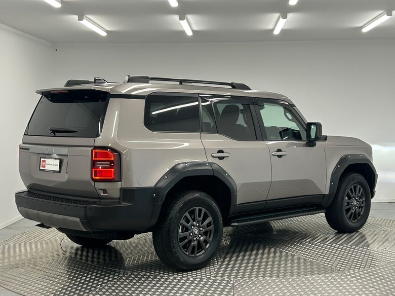 2025 Toyota Land Cruiser Prado 250 2.8D VX AWD image 3