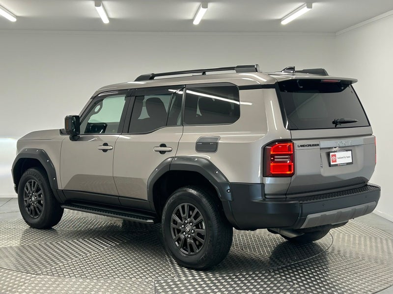2025 Toyota Land Cruiser Prado 250 2.8D VX AWD image 5