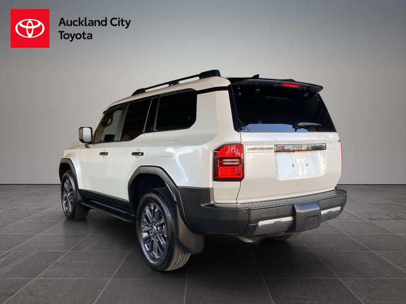 2025 Toyota Land Cruiser Prado 250 2.8D ZX AWD image 4