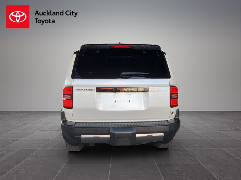 2025 Toyota Land Cruiser Prado 250 2.8D ZX AWD image 5