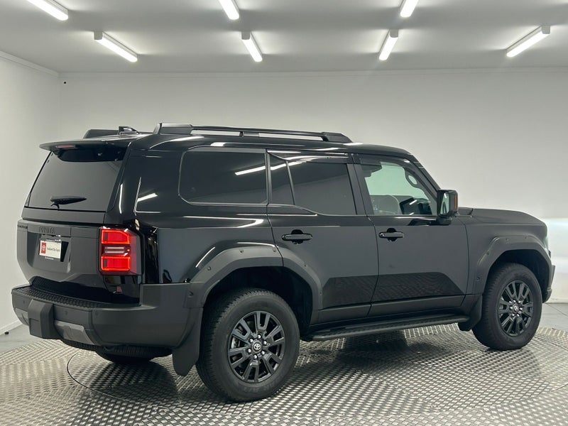 2025 Toyota Land Cruiser Prado 250 2.8D ZX AWD image 3
