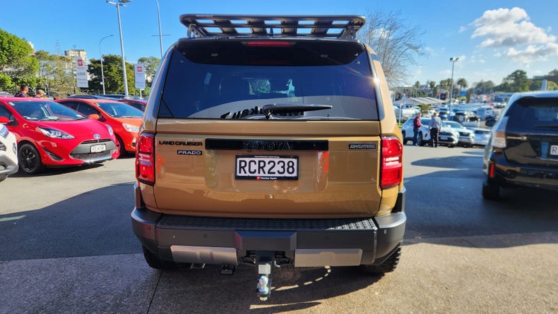 2025 Toyota Land Cruiser Prado ADV 2.8D image 4