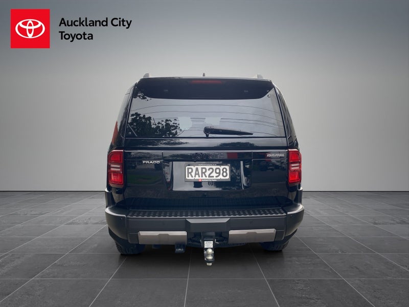 2025 Toyota Land Cruiser Prado ADV 2.8D Hybrid... image 4