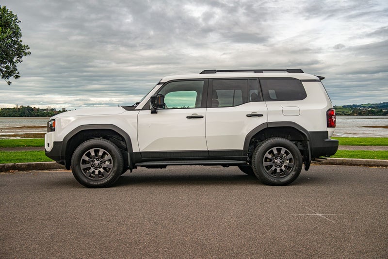2025 Toyota Land Cruiser Prado Adventure image 5