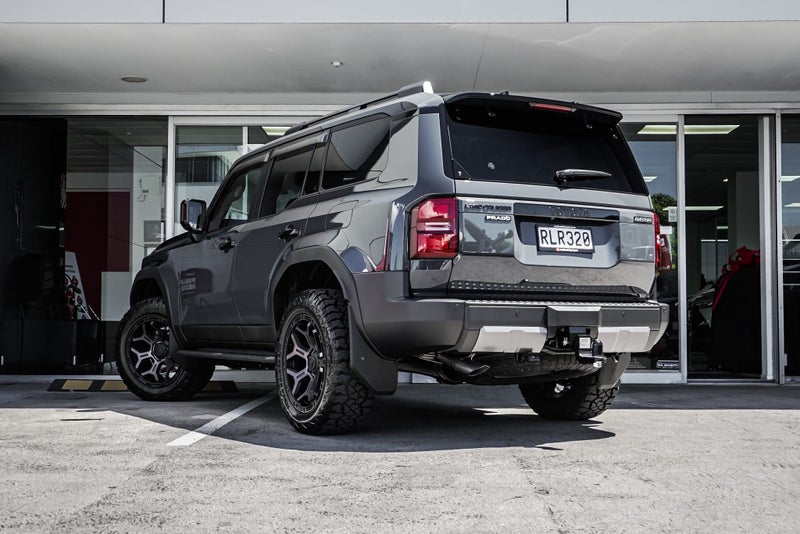 2025 Toyota Land Cruiser Prado Adventure 2.8D H... image 3