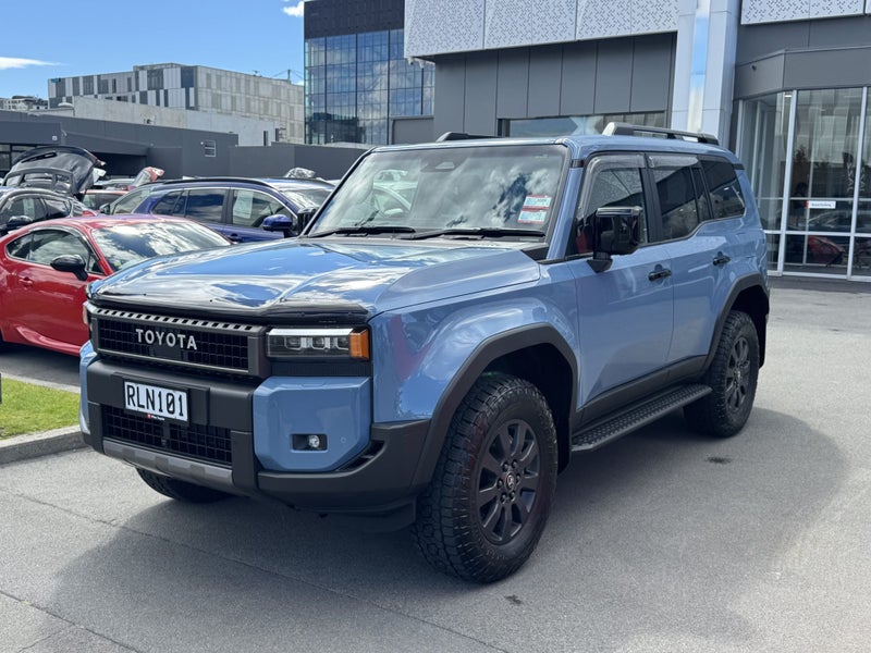 2025 Toyota Land Cruiser Prado Adventure 2.8Dmht image 3