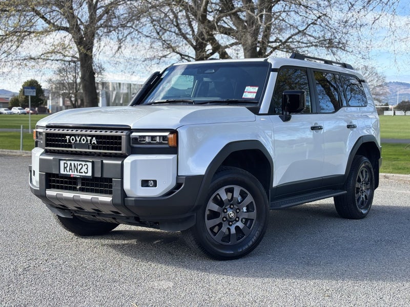 2025 Toyota Land Cruiser Prado Adventure 2.8Dmht image 3