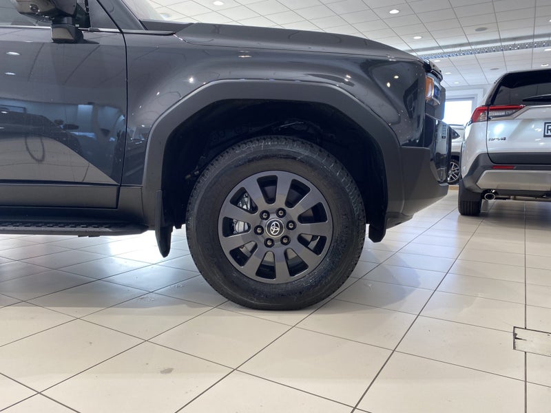 2025 Toyota Land Cruiser Prado Adventure 4WD 7SEAT image 5