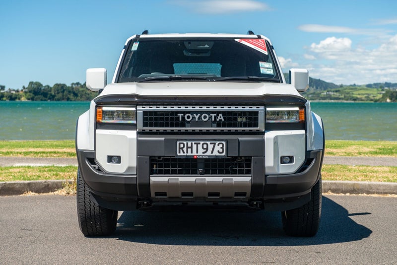 2025 Toyota Land Cruiser Prado GXL image 2