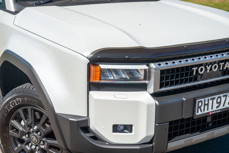 2025 Toyota Land Cruiser Prado GXL image 4