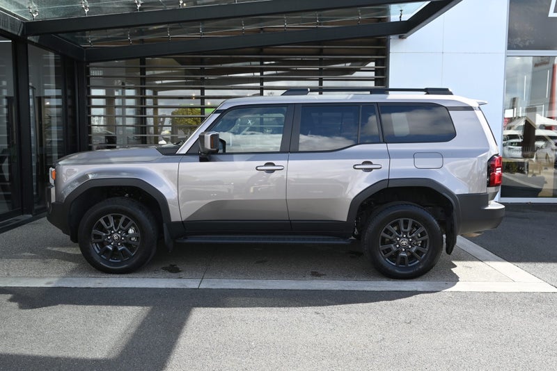 2025 Toyota Land Cruiser Prado GXL 2.8 Turbo Di... image 3