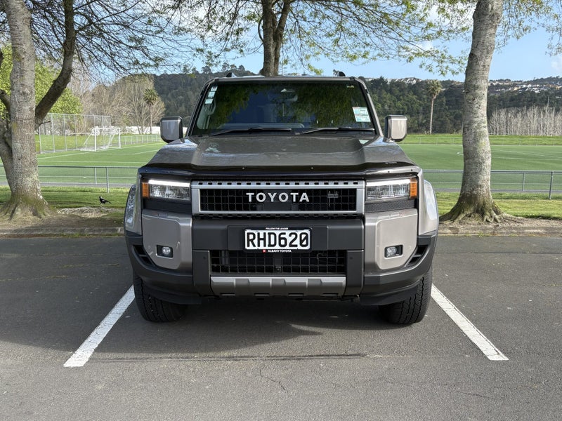 2025 Toyota Land Cruiser Prado GXL 2.8D Hybrid... image 2