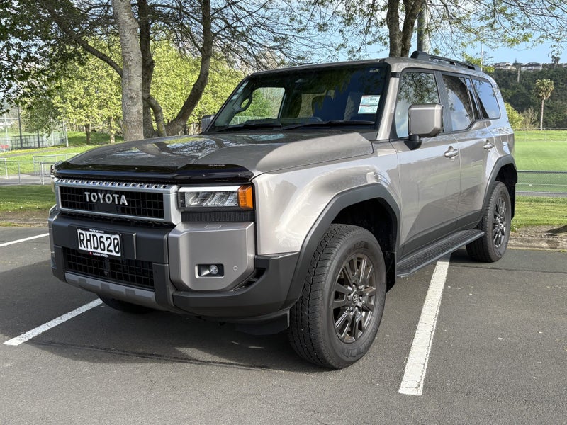 2025 Toyota Land Cruiser Prado GXL 2.8D Hybrid... image 3