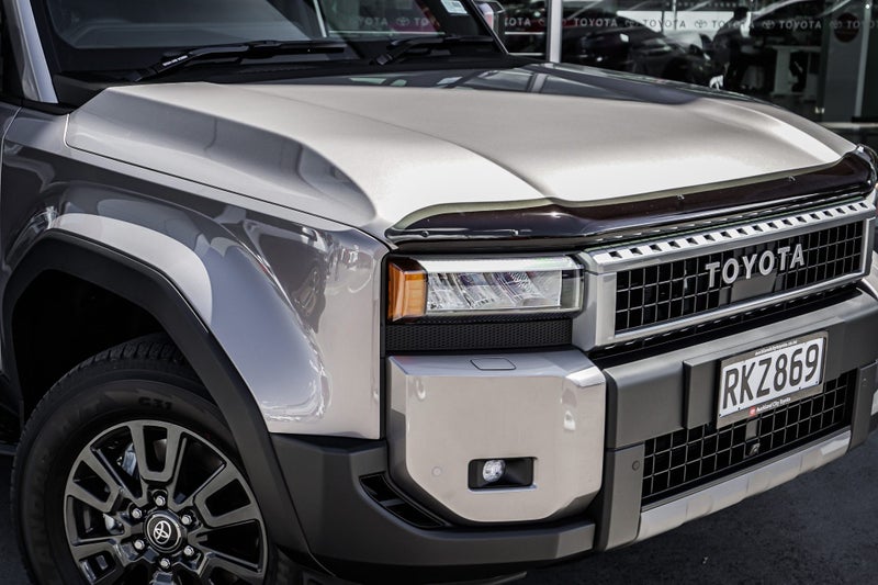 2025 Toyota Land Cruiser Prado GXL 2.8D Hybrid... image 5