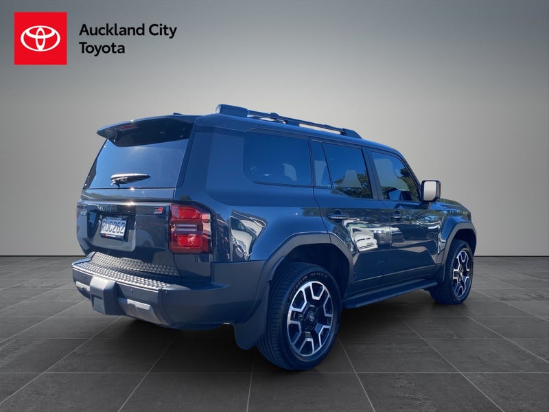 2025 Toyota Land Cruiser Prado GXL 2.8D Hybrid... image 3