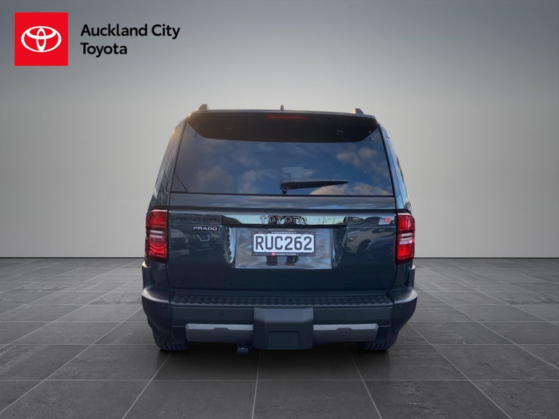 2025 Toyota Land Cruiser Prado GXL 2.8D Hybrid... image 4