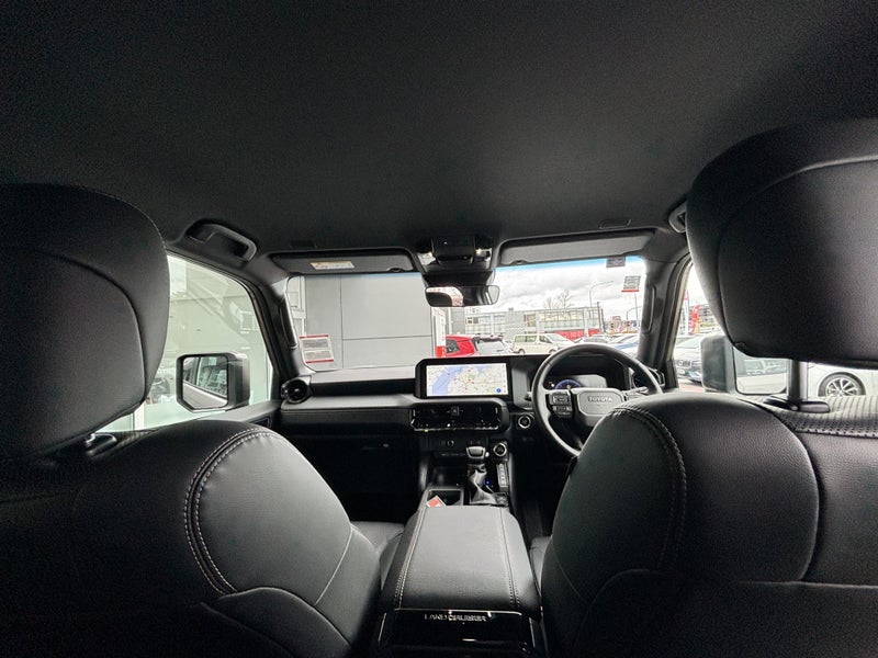 2025 Toyota Land Cruiser Prado GXL 2.8D Hybrid... image 2