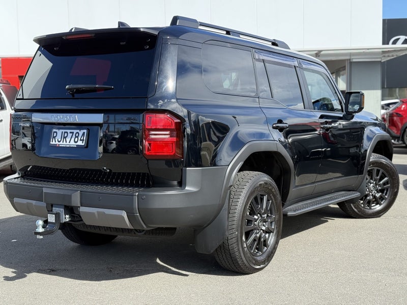 2025 Toyota Land Cruiser Prado GXL 2.8D Hybrid... image 2