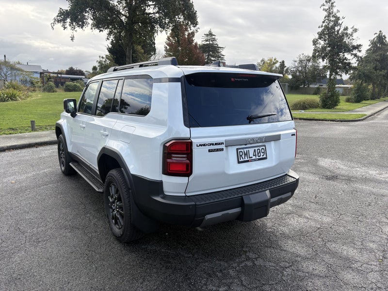 2025 Toyota Land Cruiser Prado GXL 2.8D Hybrid... image 2