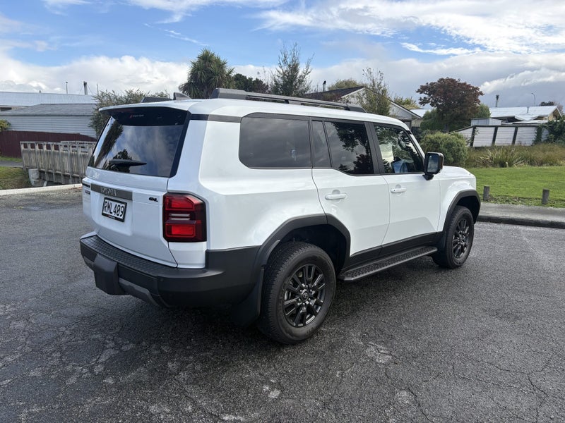 2025 Toyota Land Cruiser Prado GXL 2.8D Hybrid... image 5